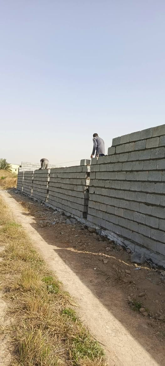 خلفه بناء بلوك قطعي ع دبل شغل درجه اولى حالين متفرغ مكان بغداد   👋🏻 كلشي نشتغل  ***********/
