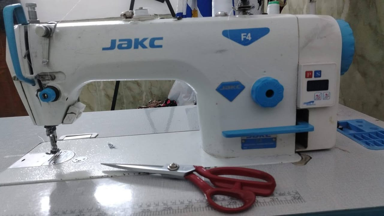 مكينه F4سعرها 250 مكاني بغداد الدوره *********** مستعجله على بيعتها
