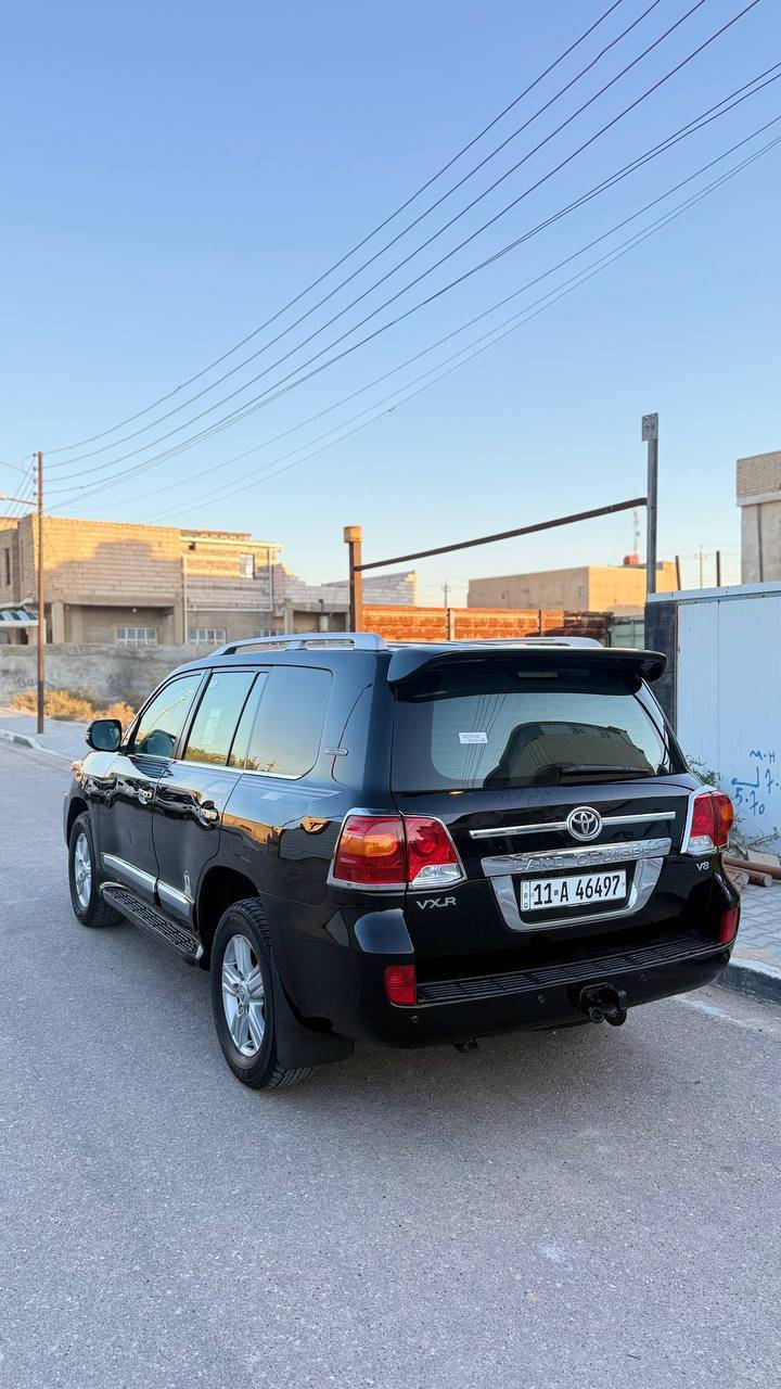 الهم صلي على محمد وآل محمد
لاندكروز مديل 2012 سياره جديده كلش 
رقم بغداد تحويل بسمي 
محرك 8سلندر 
سياره حداده تخم تاير  جاهزه كلش 
عليهه ادامه كامله وسياره جديده كلش 
بيهه مكانيين صبغ بدون ضربه بدون معجون 
شخط ومسوينه  والباقي كفاله 
سعر جوه سوك ماكو هيج مديل بهيج سعر 
288بلاش 
مكانهه بصره قضاء المدينه الهوير 
تواصل ***********
