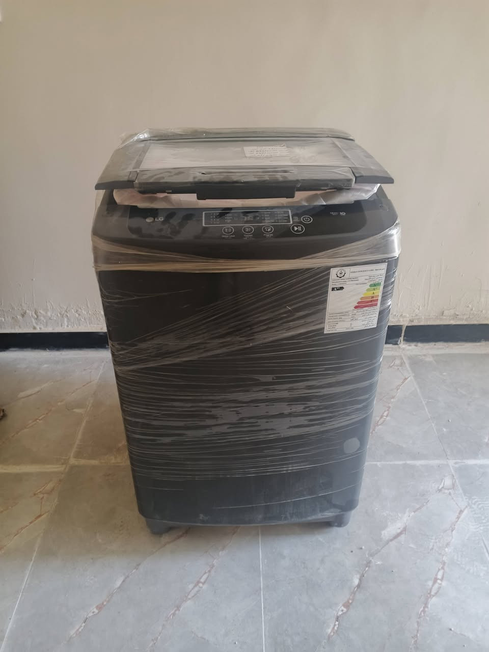 غسالة فول اوتوماتيك 13 كيلو LG غير مستعملة ولا لحضة السعر 580 الف السعر  غير قابل للتفاوض *********** واتساب بغداد الدورة
