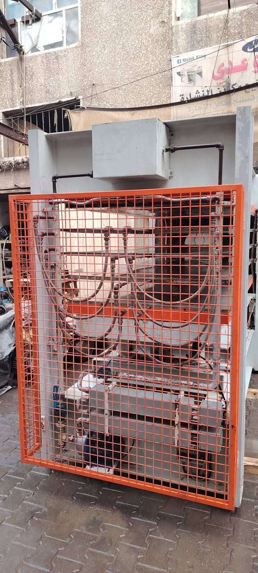 مكبس حراري تركي الصنع للبيع هيدروليك اربع طوابق عرض 115 م
طوله 225م  تاخده على فحص مكان بغداد النهضة شارع الهادي رقم ***********
