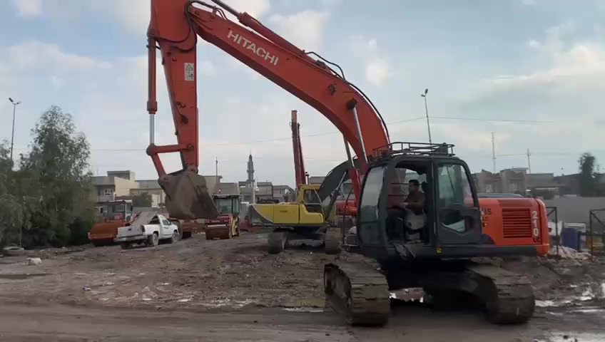 للبيع
حفاره هيتاشي زت ثري رقم نينوى اجنبي
موديل ٢٠١٤ حجم ٢١٠يلسي ٨رولات
٩٠٠٠ الف ساعة مشتغله
٤٥٠ورقة بيها مجال
مكان موصل صناعة الكرامه
***********) (***********
