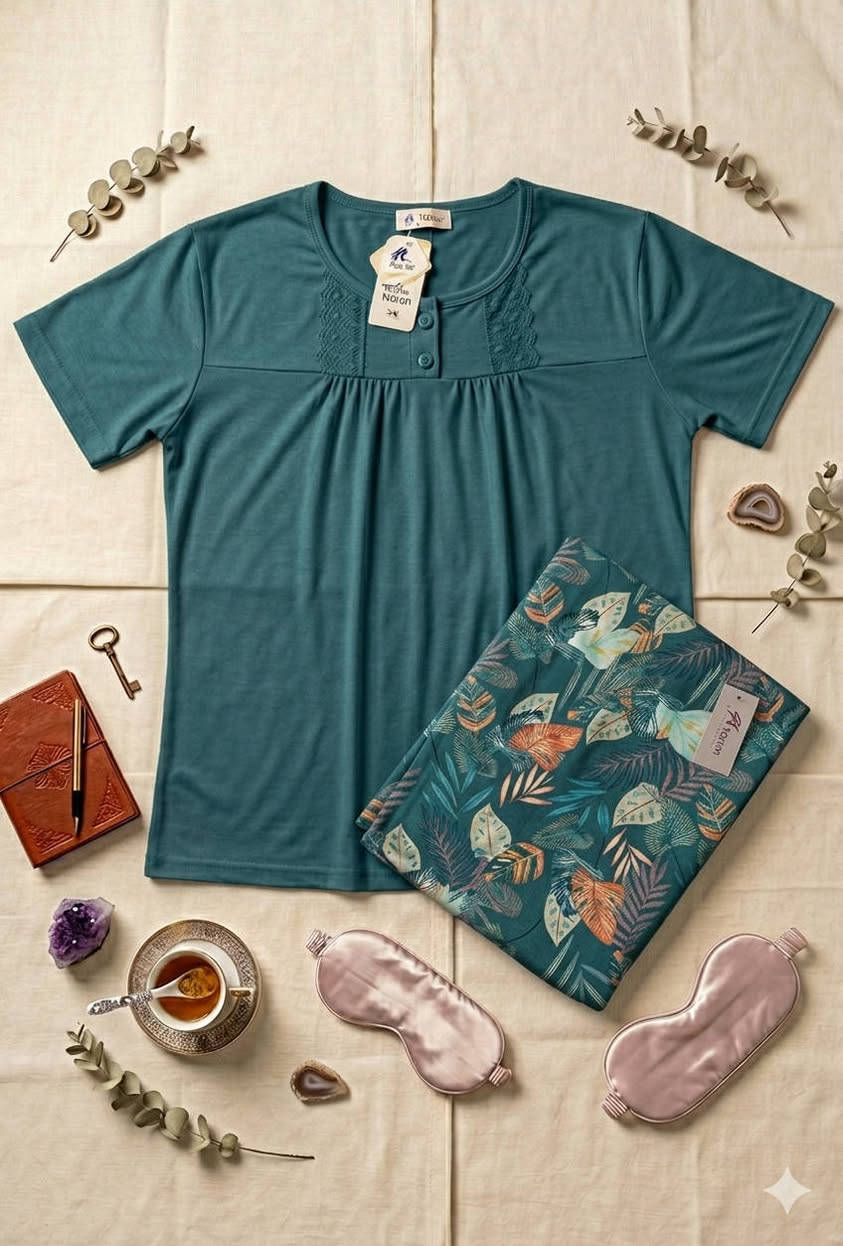 تراك  🚨  🚨
تراك نسائي فالينة زبدة 
سعر  ✅  8000 ✅ 

  قياسات L / XL / 2XL / 3XL 

4 الوان 

يوجد  توصيل جميع المحافظات 
للتواصل واتساب   ***********
