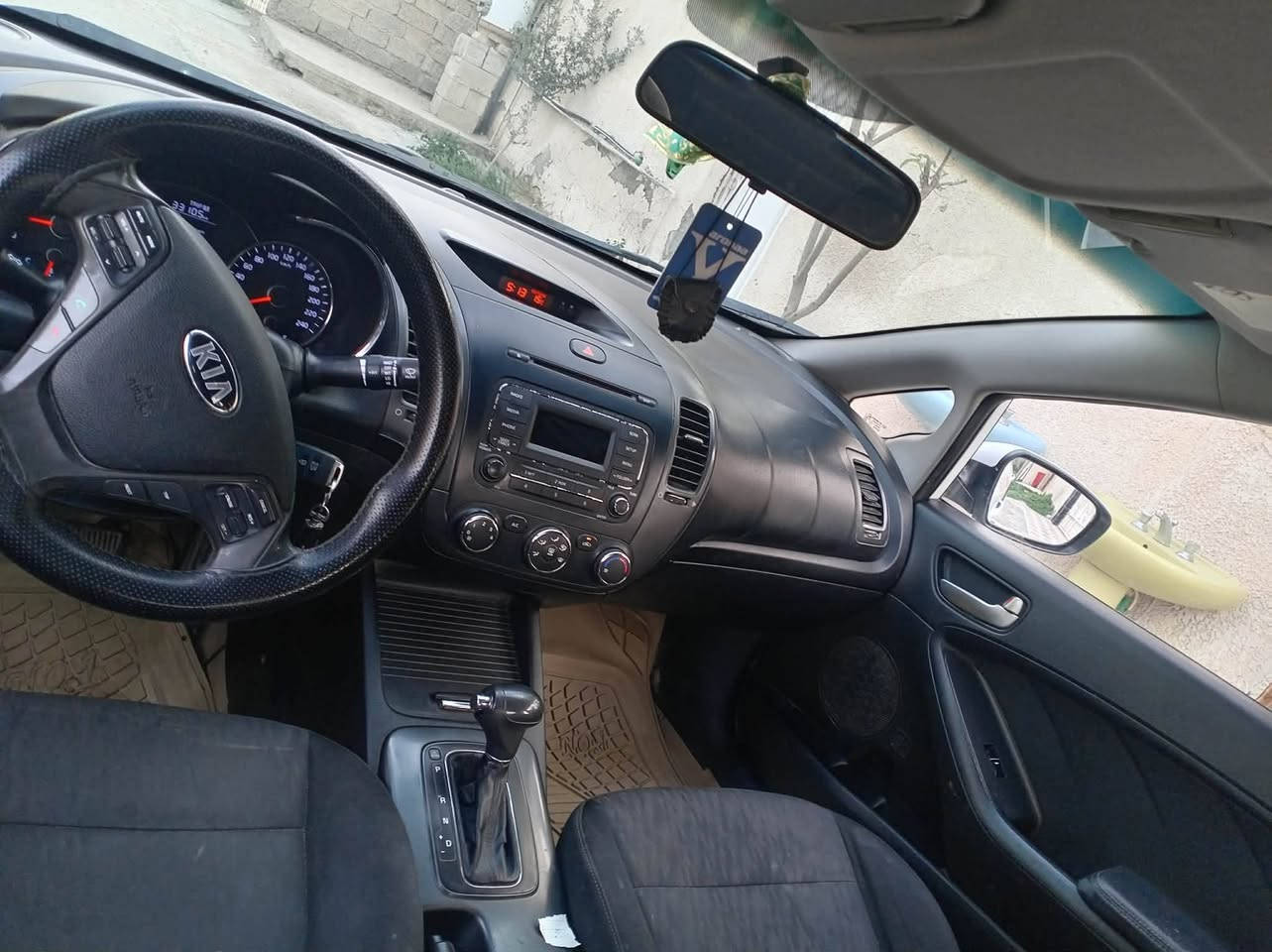 السلام و عليكم
سيارة كيا سيراتو خليجي ٢٠١٦ رقم سليمانيه دولي
السنوية جديده
مكفوله من الضربة والصبغ
تتحكم استيرن جهتين
نضام ايكو تقليل صرف البانزين
حساسات خلفيه
ويل كروم
تخم تاير
مكينه ١٦٠٠ دوش
لا تبخير ولا تنقيص
تبريد تدفئه شغال
 صدر امامي خلفي جديد

السياره جاهزة اي نقص مابيه
السونار مع الصور
السعر ١١٧ بيه َ مجال قليل الشراي
الاتصال على الرقم ***********
المكان بعقوبة تقاطع الساده
