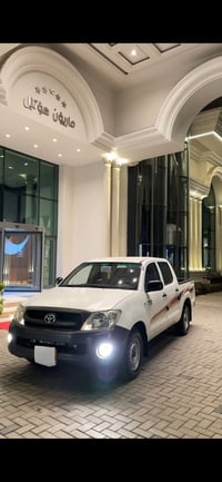 TOYOTA HILUX موديل 2010 سيارة 85000روية دعامي لو دعامي به شه رت بي سبو...