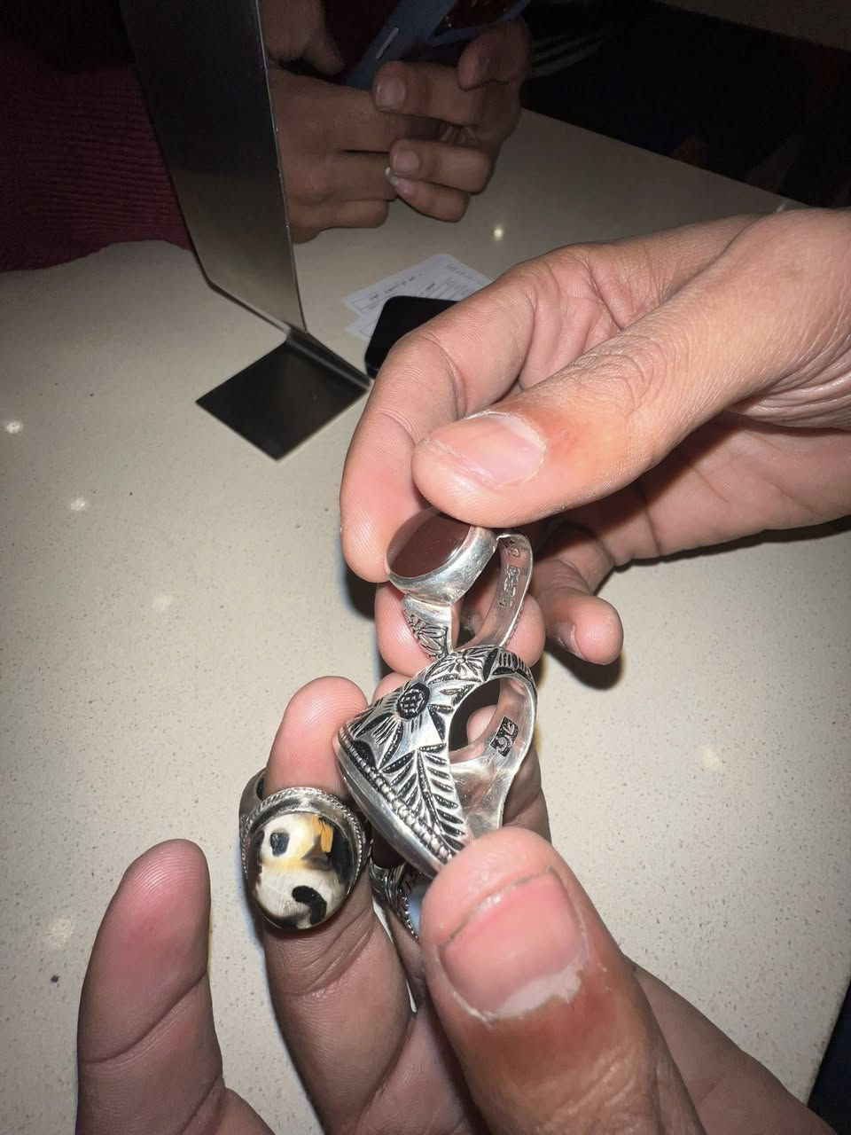 محابس اصليه للبيع صياغة عارف
ما اعرف بلمحابس نهائياً تريد تاخذهن شلعه تريد تاخذ قطعه قطعه بس احجي بلي يرضي الله 

محتاج وبس اليوم موجودات 

***********
