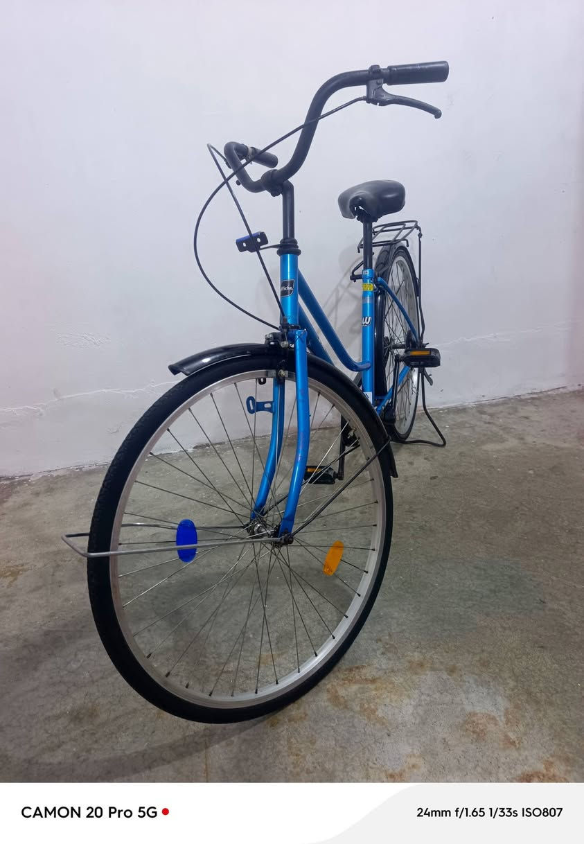 بسكل للبيع حجم ٢٦💙
موديل ٢٠٢٠🚴‍♂️
سعر 110 بي مجال 🎭


**إذا كنت صاحب هذا الإعلان وتريد حذفه لأي سبب، رجاءا أرسل رسالة إلى الدعم الفني**