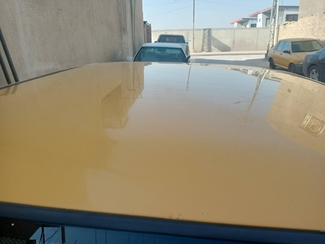 سلام عليكم اخوان سايبه اللبيع جديده سياره تخم تاير حداد كهربائيّة كلها شغاله سياره مرتبه مانقصها شي مصفره هيئه وبعد بيها سنه الي كدام يلا تبدي تعد عليك سنويه الحد (((27))) سياره بيها خيط تبخر من القبق فقط (مديل 16العنون البصره البهادريه) 
سعر 35 وبيها مجال كلشش بصيط جماعه (30) لا تخابرني رقم (***********)🥶✈️
