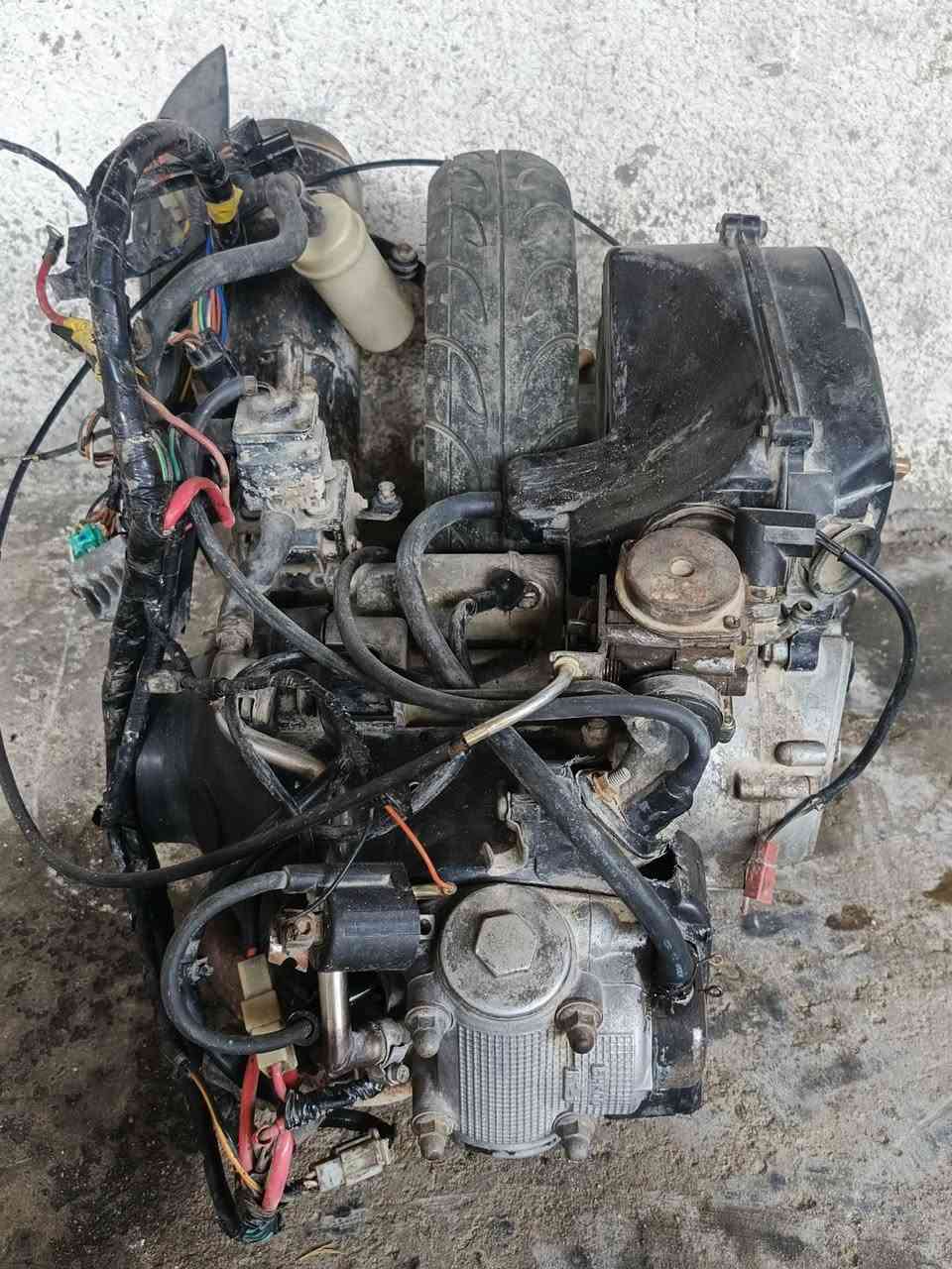 السلام عليكم مكينه ماكس بيها بخار خفيف  المكينه خرسه كدام عينك هيه وتفرعاتها وضفيره وياها ب ٢٠٠ بيها مجال مكاني شهداء البياع رقمي *********** وتساب فقط
