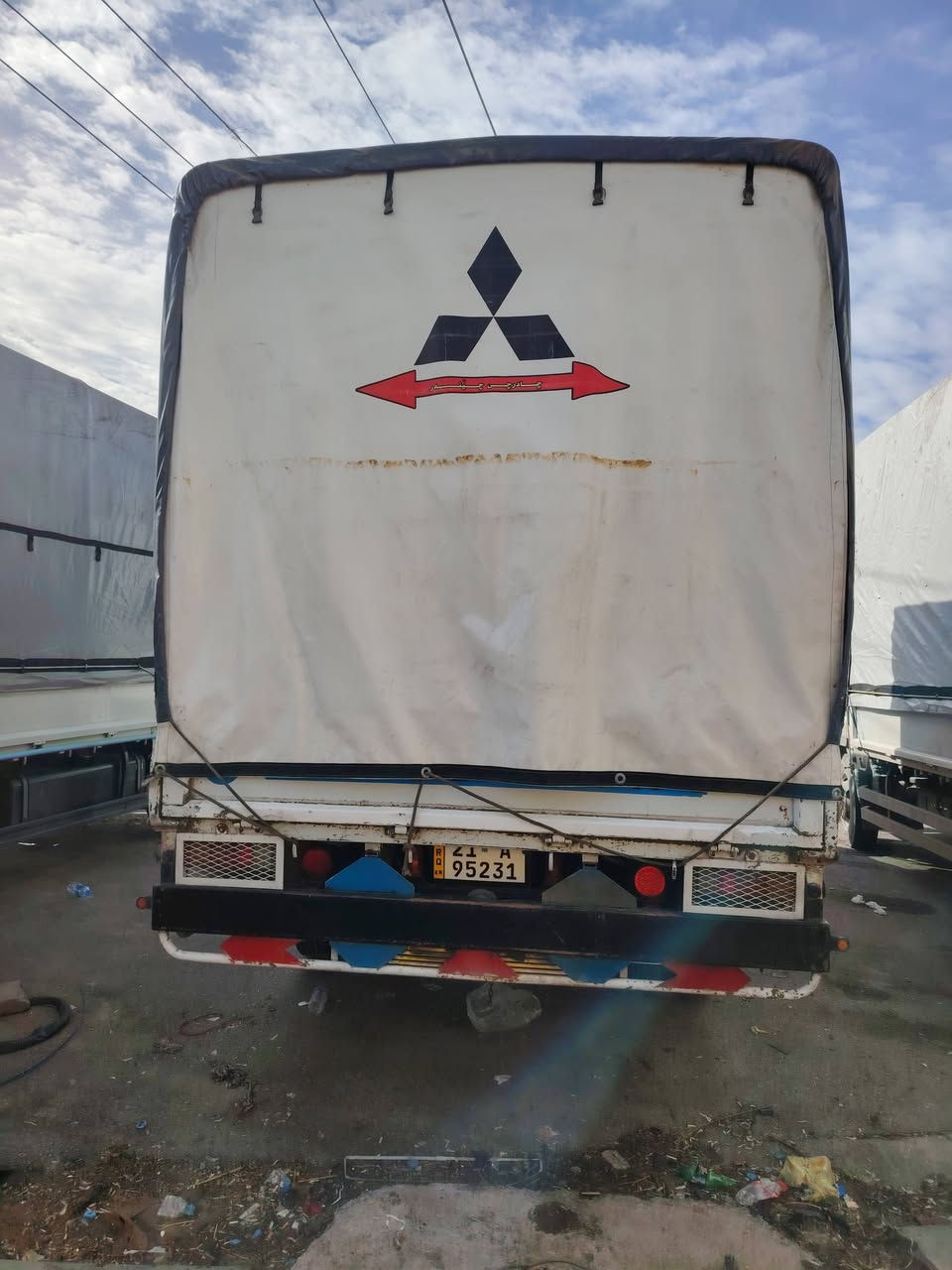 كنتر 13 لبيع مكفول كفاله عامه تخم تاير محرك بس منزله  رنك بس بيه تبخير ماتنقص السياره حيل حلوه كدامك بصوره بعد احله السعر 215 بيه مجال شي قليل رقم الاستفسار *********** المو شراي لا يدك
