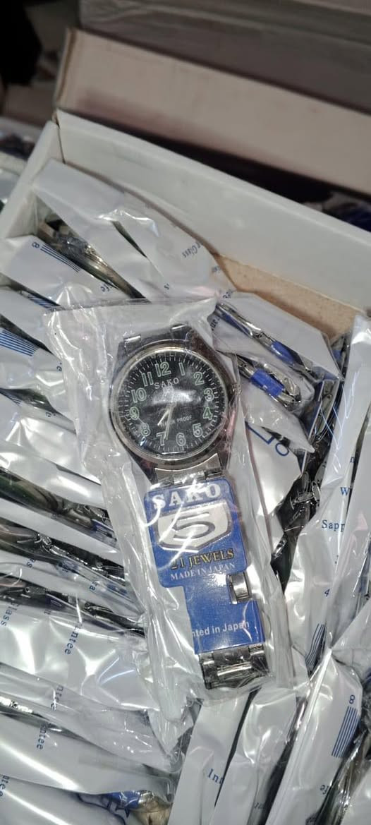 باقي كارتون 25 درزن بسعر 18 الف للدرزن للتواصل ***********
