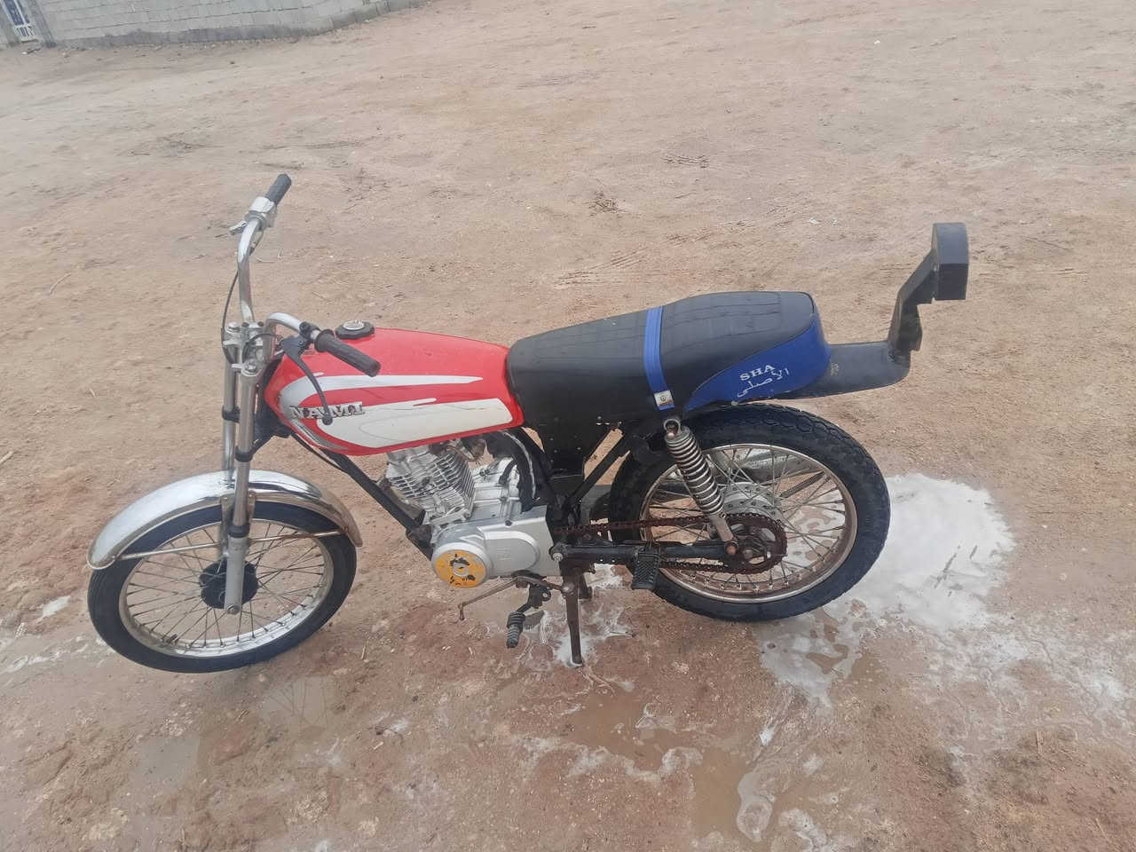 للبيع نامه كلك كلك كلك لسعر 350 وبيه مجال
محرك نامه اصلي  فول شلعه جديده 
السعر خاص ***********
المكان ناصريه مركز خلف جامعه ذي قار
