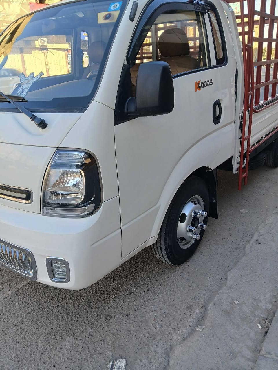 سلام عليكم للبيع كيا فحل موديل ٢٣ مكفولة مكينة وكير واكسل  وشاصي تحويرة ١٤ وستد ٢٧  تانكي ١٠٠ مال كنتر رقم بغداد بسمي السعر ١٧٤ بيهة مجال بسيط موبايل *********** مكاني بغداد    ملاحضة بدون محجر
