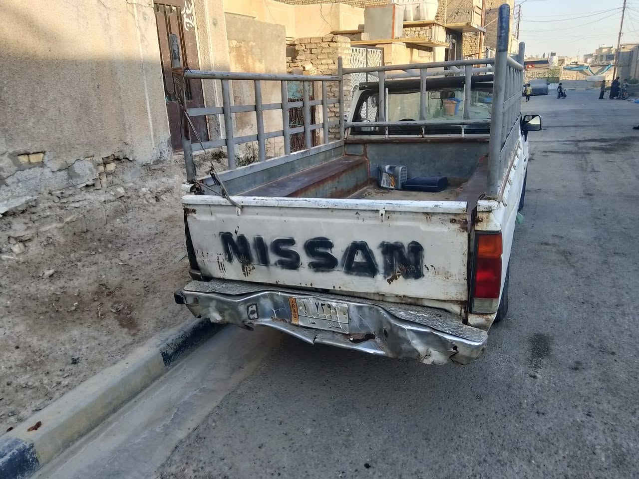 السلام عليكم بيكم نيسان 
موديل 1995 خمسه جنكال رقم ميسان راعيها موجود سنويه عضم عاج صاقطه مكينه جديده كير جديد اكسل جديد السعر 27وبيها مجال عنواني بغداد الحسينيه 
***********
