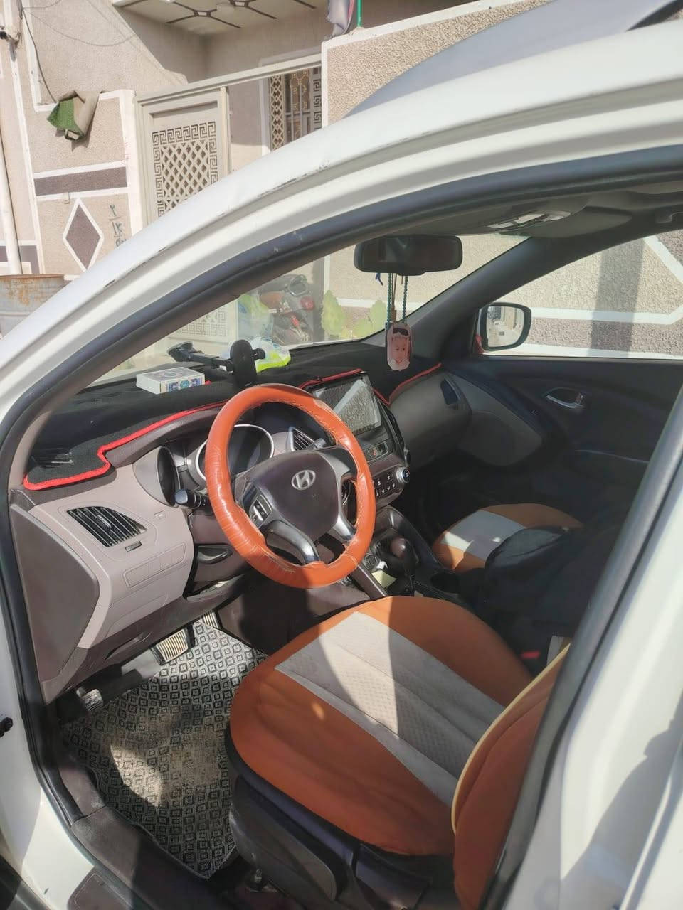 سلام عليكم
توسان موديل 2013 خليجي 
مواصفات معروفه فول محرك ٢٠٠٠ دوش بلادي قطعتين تبريد
رقم بغداد مكاني كربلاء سعر 140بيهه مجال
سونار موجود بل منشور 
ترهم مراوس 
استفسار أكثر تصال على رقم مكلف بل نشر هاتف
 ***********
