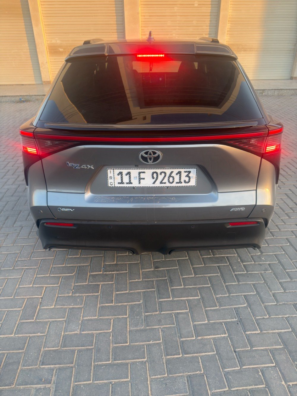 � للبيع Toyota bZ4X XLE AWD موديل2025🚗رقم بغداد بسمي

سيارة كهربائية بالكامل، وارد امريكي، بحالة ممتازة جداً ومواصفات مميزة.



✅ موديل 2025



✅ فئة XLE



✅ دفع رباعي AWD



✅ فتحة سقف بانورامية



✅ محركان كهربائيان بقوة 214 حصان



✅ بطارية عالية الكفاءة ومدى قيادة ممتاز



✅ شحن سريع DC وشحن منزلي AC



✅ شاشة كبيرة متعددة الوظائف



✅ Apple CarPlay و Android Auto



✅ كاميرا خلفية



✅ حساسات أمامية وخلفية



✅ تشغيل بصمة ودخول ذكي Smart Key



✅ مثبت سرعة راداري



✅ نظام المحافظة على المسار



✅ نظام التحذير من الاصطدام الأمامي



✅ مراقبة النقطة العمياء



✅ إضاءة LED كاملة



✅ مكيف أوتوماتيك



✅ وسائد هوائية متعددة



✅ نظام مراقبة ضغط الإطارات



الحادث واضح امامكم مرفق سونار 



 



ماشية 8 الف مايل



مكان السيارة سامراء 



السعر178 ورقة وبيها مجال 



 للاتصال : ***********