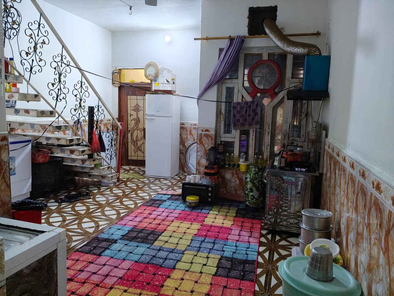 ياالله
سلام عليكم
البيت البيع طابو صرف
مساحه ((100)) متر طولاني بناء عكاده
العرضات خلف أسواق فطومه داخل فرع
يحتوي على استقبال وصاله ومطبخ وغرفة نوم صحيات داخليه وصحيات خارجيه ومنور سعر البيت ((95)) وبي مجال
استفسار اتصل
((***********)) ((***********)) اخوكم أبو عراق....
