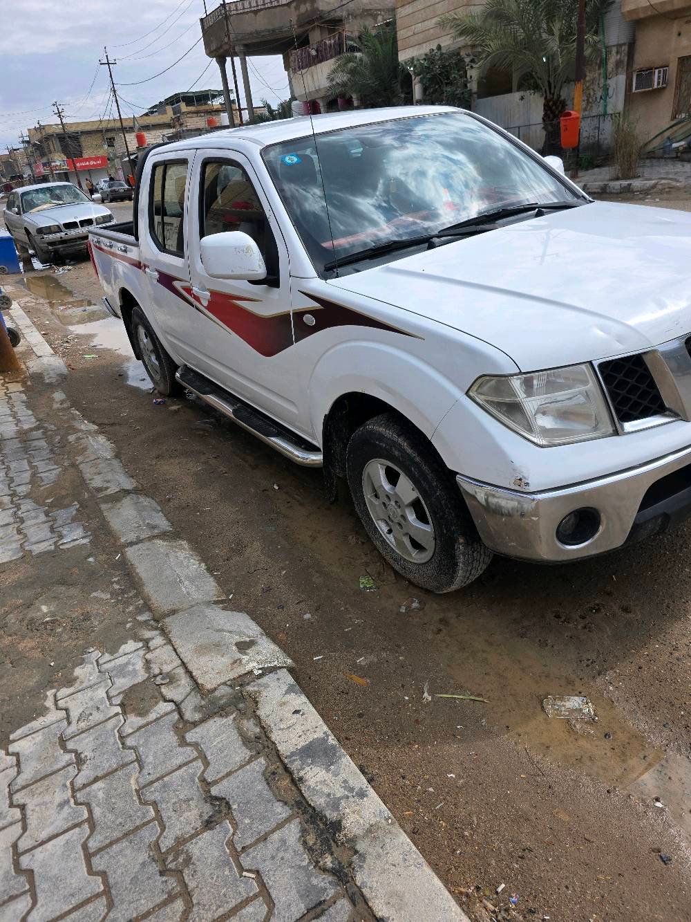 السلام عليكم نيسان نافارا للبيع مديل 2012 كير اوتـوماتيـك ، مكينة نظيفة  رقم السيارة بصرة شرط التحـويل سـنوية لحد 2029 ،هزه سنه 2026 تبريد شغال ،  فقط بيع ، سعر 100 وبيها مجال قليل حــگ الجــيـة ، للاستفسار اكثر عن التفاصيل والشراي يتصل علة هذة الرقم *********** ، السيارة بدي نظيف فقط ملاحظات قليلة ، مكاني البصرة تنومه شط العرب