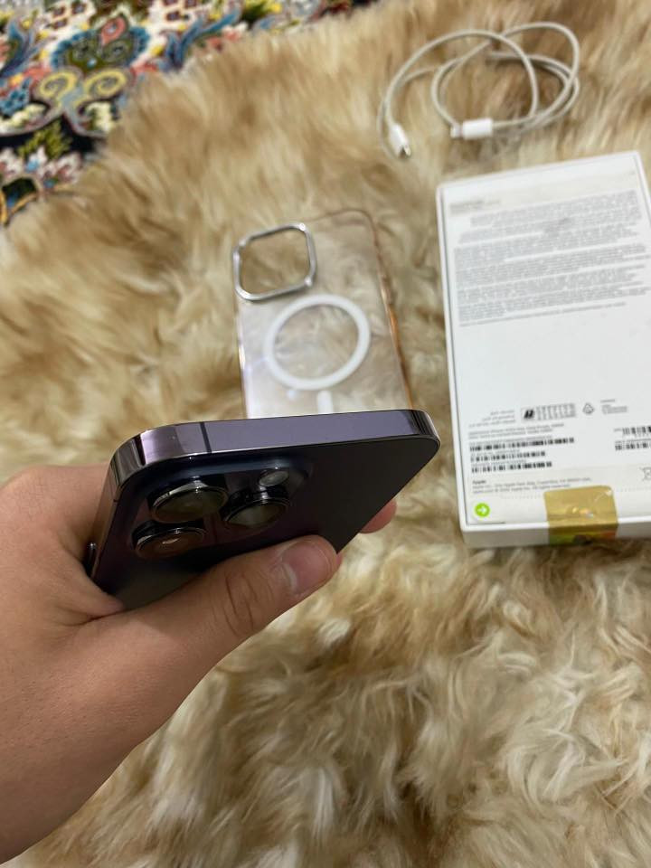 سلام عليكم شباب آيفون 14برو ماكس ذاكره 256تك شريحه نضيف بطاريه 94تصال ***********
