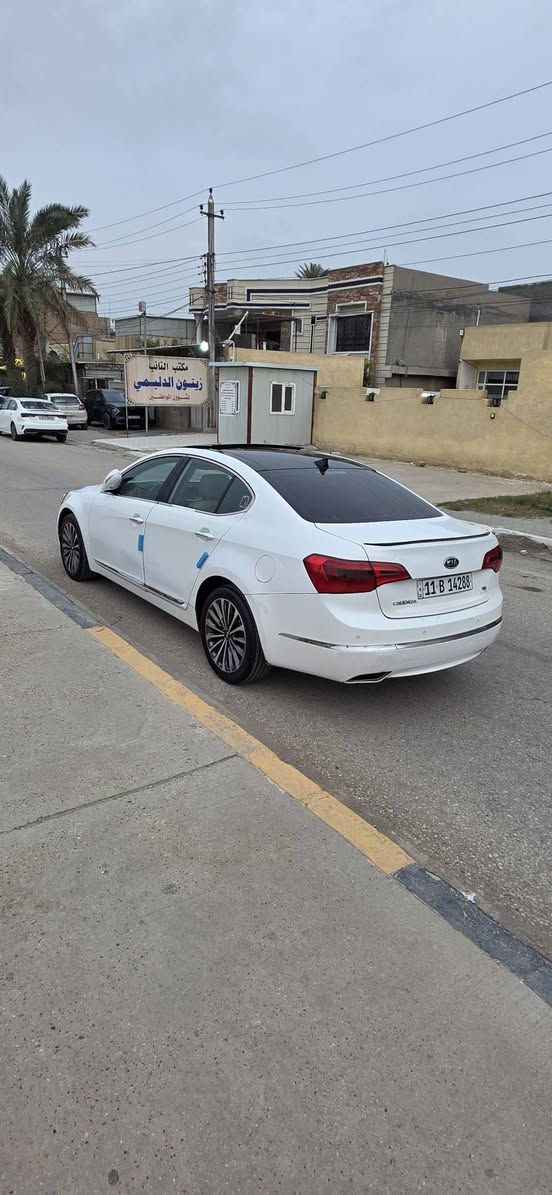 سلام عليكم
كادنزه ٢٠١١ خليجي رقم بغداد الجديد 
محرك ٦ سلندر ٣٥٠٠
سياره فول صبغ قطعتين ونص بدون دواخل 
مواصفات 
بانوراما كشنات جلد وكهرباء  داخل بيجي  تحكم ستيرن لايت لد بك لايت لد مري شفط اشاير بلمري حساس امامي خلفي  ويل كب كروم 
يدات نيكل 
عارضها ١٠٨ ومجال بسيط 
مكاني بغداد الدوره 
***********
