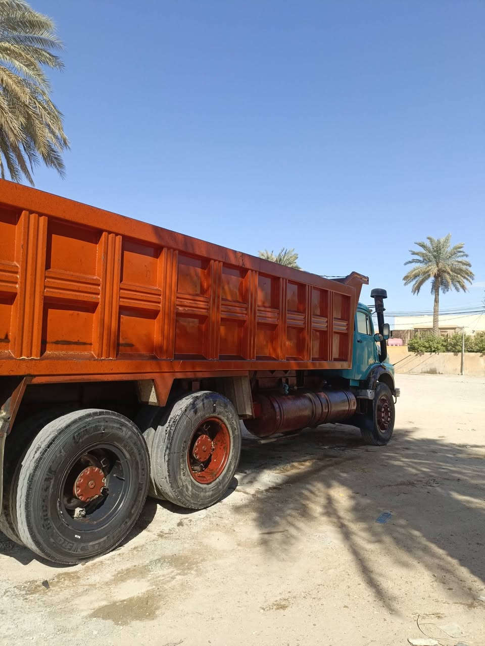 السلام عليكم اقجم 79 للبيع محرك جديد كير 111 جديد مجموعة نص جيف سبرنكات اقجم تخم  تاير رقم انبار بسمي تبريد شغال البدي نص عمر سيارة جاهزة للعمل السعر تتصل ‏‪***********‬‏
