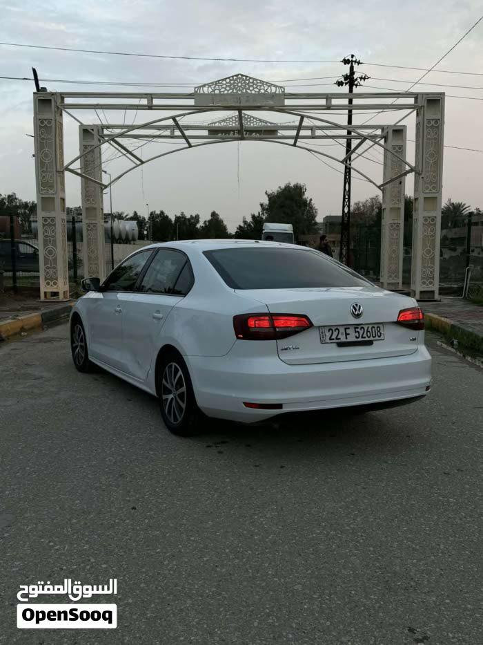 فولكس فاجن جيتا موديل 2018 Tsi
سيارة جديده جدا ( كـلـيـن تـايـتـل )
بيع او مراوس 
كلين تايتل 
محرك 1400 تيربو 
سيارة جديدة بمعنى الكلمة 
السيارة بيها طخة خفيفة بالباب الخلفي جهة السايق بدون تعديل موضحة بالصور
رقم صاحب سيارة ***********
