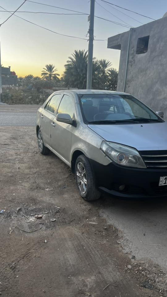 السلام عليكم. جيلي Mk موديل ٢٠١٣ السياره كفاله عامه مكينه. كير تبريد شغال تدفئه ماشيه ٩٣ الف دواخلها جديده فقط صاير بيها جراد تخم تاير حداديه رقم بغداد الجديد سنويه لل ٣١. مكان بابل للاستفسار ***********
