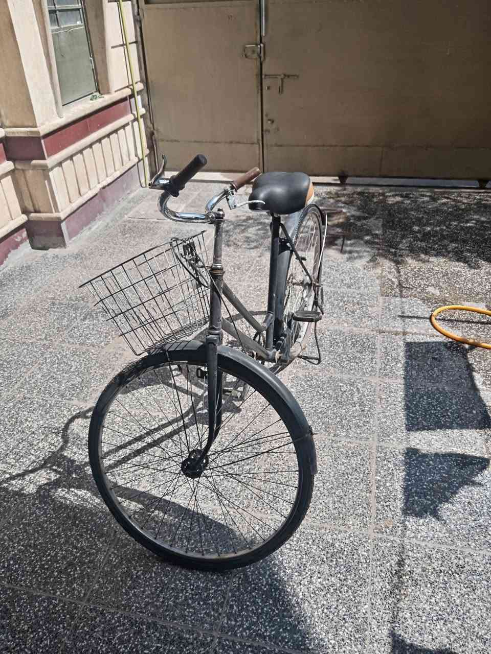 بايسكل ٢٧ بي ويل خلفي فقط نقص يتبدل والباقي كامل مابي نقص سعره ٤٠ الف  الاتصال على رقم ***********
