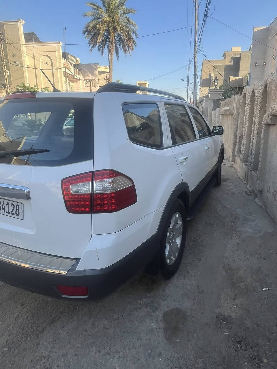 السلام عليكم 
كيا موهافي 2013 خليجي مكفولة من كافة الحوادث مواصفات كاملة فوول للبيع 
محرك 3.5l  v6 
كشنات جلد + خزن ميموري + تدفئة 
تبريد ثلاثة قطع و ثلاث تحكمات تلث زونات 
سلايت 
حساسات اماي خلفي 
مرايات كهربائية 
بصمات تشغيل وبصمات ابواب امامية 
ستيرن كهرباء  
جنطة الصندوق كهرباء شفط 
حدادية وتخم تايرات اصلي جدد وسبير البلادي شركة 
رقم السيارة دولي بغداد
السعر 175 ورقة 
رقم الاتصال *********** متوفر وتساب واتصال
