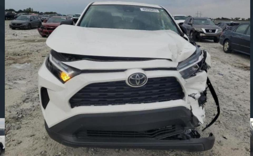 فور ابيض رقم بغداد مواصفات Le 
موديل 2023
ماشي تقريبا 40 الف او اكثر شوية 
ويل 19 
مكان السيارة ديالى 
ضررها موجود بالصور
القطع الاصلية المتضررة موجودة بالصور وايضا عندي بالبيت 
سعرها 219 بيها مجال  بسيط
للتستفسار .. الاتصال على الرقم 
***********
