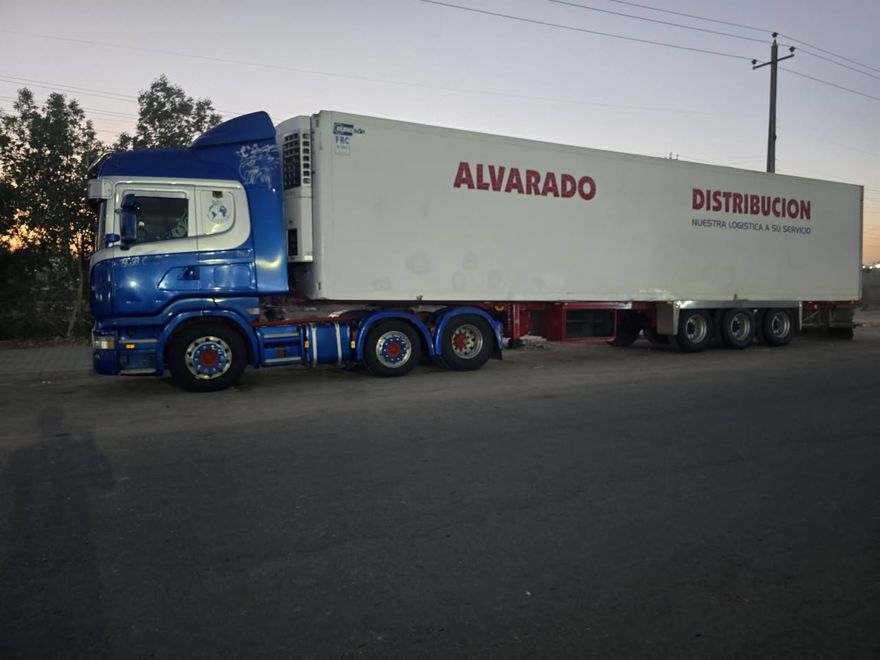 سكانيه سنكل 2005 سنويه جديد بسمي براد سور سمك 7 جهاز SL200 تخم تاير عادي بس راس تنباع عادي السعر خاص ***********
