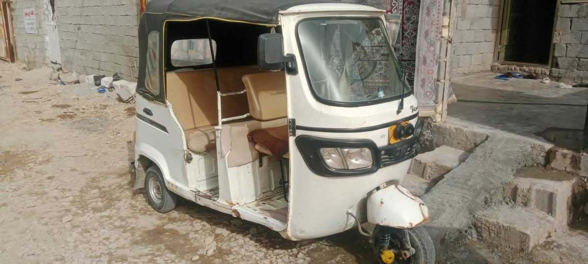 تكتك للبيع موديل 2021 محرك جديد صارلي شهر شادة كسر كارتون تكتك نضيفة ومابيهة اي نقص سعر 5.700
البوب مالتهة موجودات بس بيهن طخات بسيطة
للاستفسار ***********
