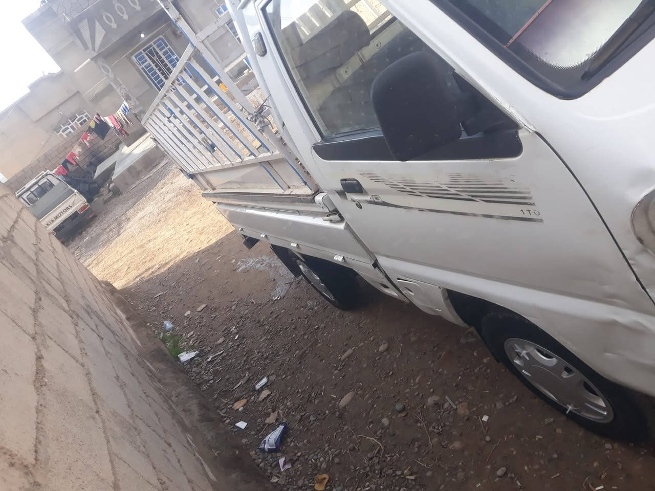 السلام عليكم كيه فاو موديل ٢٠٠٧ أوراق منفيس كير محرك شرط شاصي نضيف صدر شرط طخوم  تواير جديد السيارة جاهزة السيارة منزله محرك جديد مكان السيارة الشرقاط قريت شكرا رقم الهاتف ***********.    $$$$$ السعر ١٨ وبيه مجال
