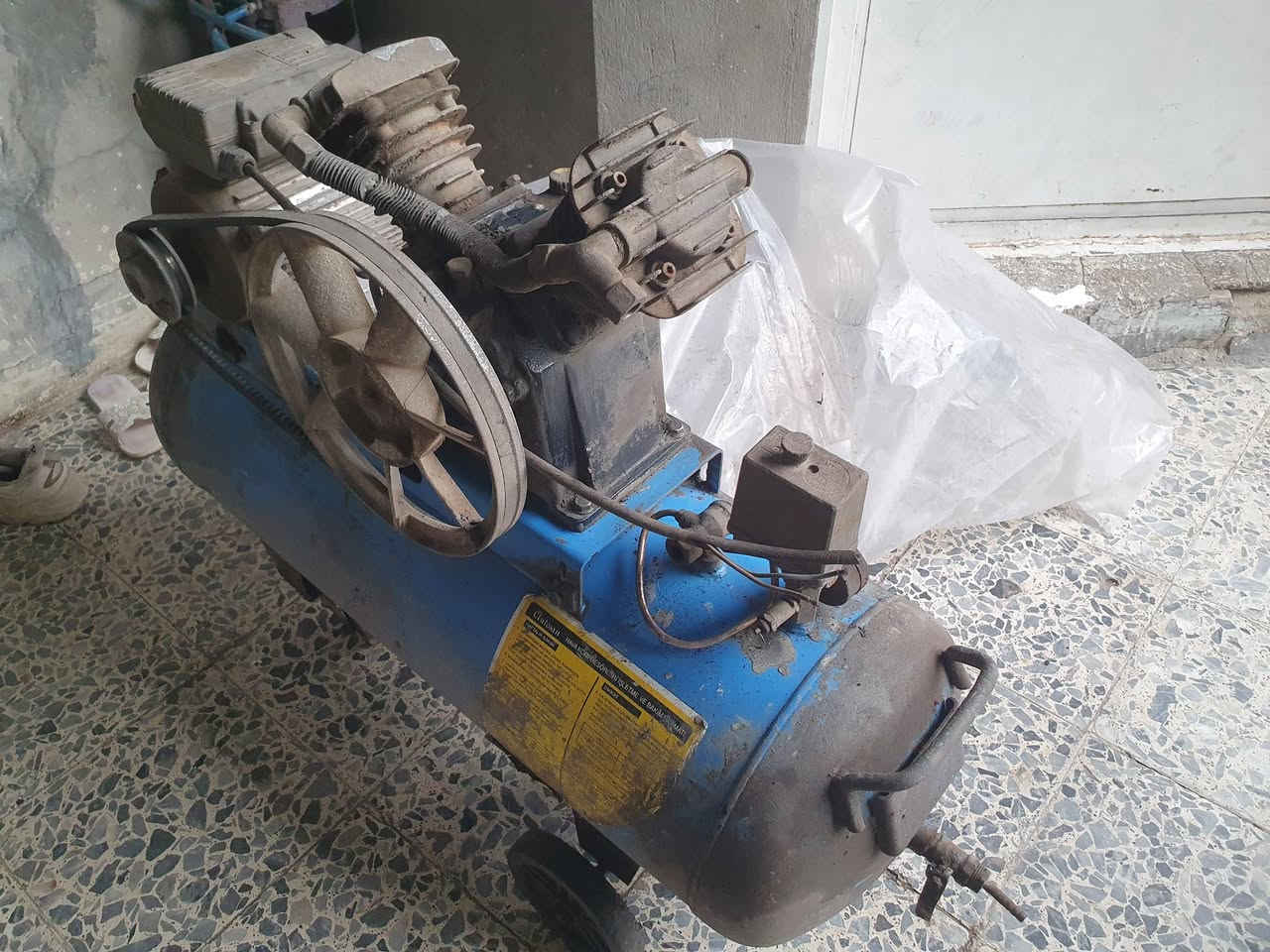 للبيع كمبريسر هواء سعة ١٠٠ لتر شغال على الفحص السعر ٢٢٥ الف


**إذا كنت صاحب هذا الإعلان وتريد حذفه لأي سبب، رجاءا أرسل رسالة إلى الدعم الفني**