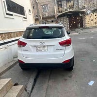 توسان 2012 خليجي رقم بغداد سياره كفاله فقط البنيد مبدل اصلي بدون ايربا...