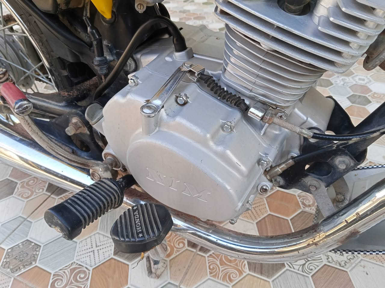 شبه اصلي 21 اوراق اصولي كامله
مبدل بوشه وبتسم 
شطره السعر 650 وبيه مجال لشراي


**إذا كنت صاحب هذا الإعلان وتريد حذفه لأي سبب، رجاءا أرسل رسالة إلى الدعم الفني**