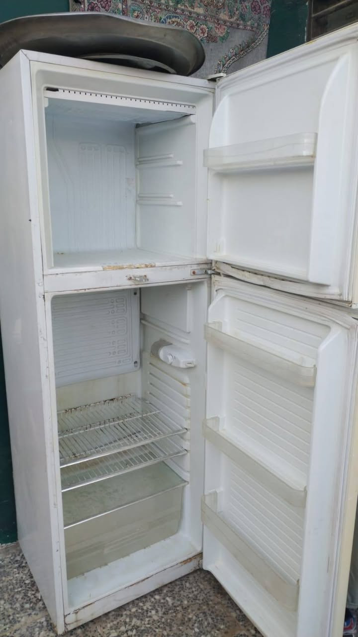 السلام عليكم ثلاجه شغاله شرط الفحص نضافته 70% سعر150 بيه مجال


**إذا كنت صاحب هذا الإعلان وتريد حذفه لأي سبب، رجاءا أرسل رسالة إلى الدعم الفني**