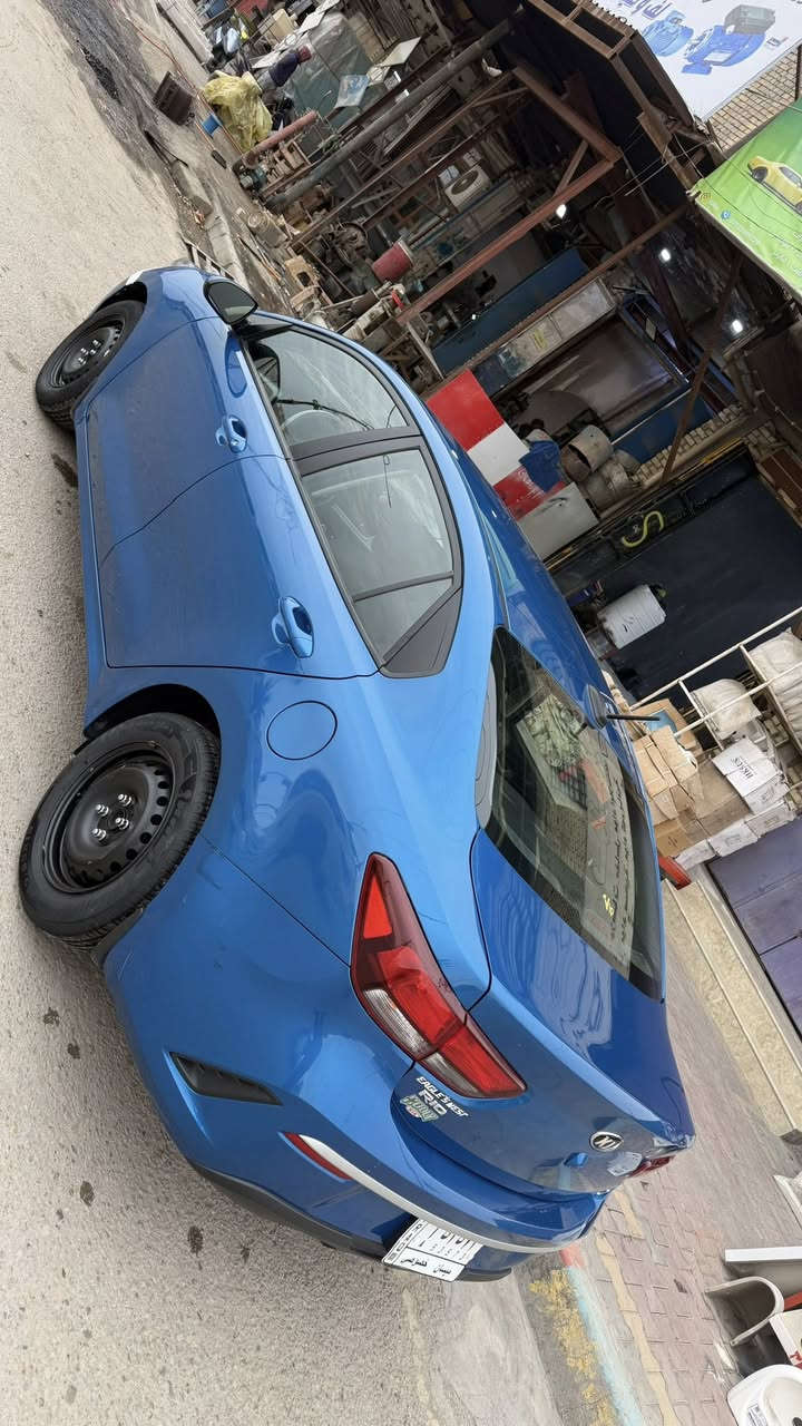 كيا ريو 2021 سياره كلش جديده  شاشه كار بلي سياره s مكينه 1600 دوش دبل نوزل معوقين وكاله عامه باسم المشتري ضرر فقط بنيد سعر 120 بيه مجال قليل او مراوس حسب القناعه تواصل تصل ما متواجد على نت ***********
