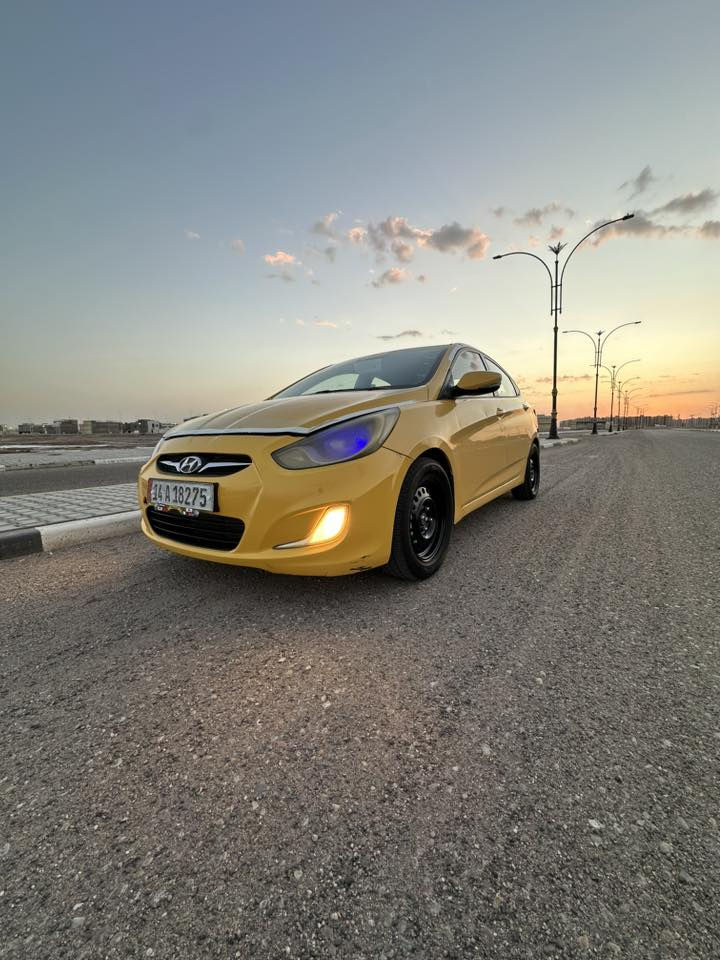 يا الله. اكسنت مديل 13 سياره كفاله من ضربا وتبديل مكينه 1600دوش. تبريد  ثلج توني مبدل منضومه كامله  تخم تاير جديد شاشا تحكمات كلها شغاله. سياره  سنويه لل 2031 مصفره وكامله تحويل ثاني يوم (((ملاحضه))) سياره من تحمه نمره رابعه فقط شيل رجلك من بانزين يله تجي. غير هاذ ذكرته مابيها سياره وانا خادم سعر 70 وبيها مجال للشراي. مكاني البصره  5 ميل. رحمه عل والديكم مو شراي لا تكسر بلسعر 0777 378 3272
