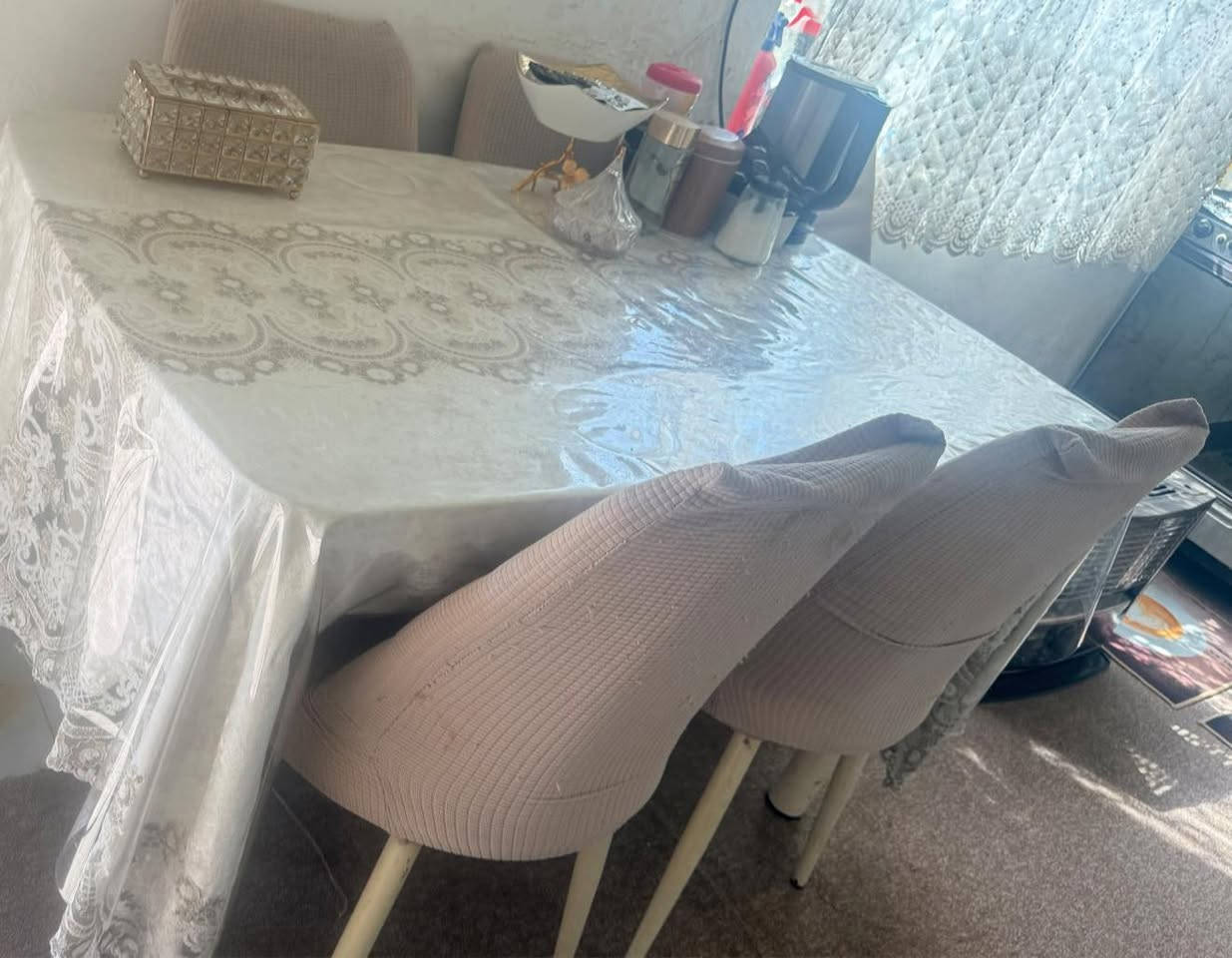 كاونترات مع ميز طعام 6 كراسي للبيع ،للاستفسار الاتصال على الرقم ***********
