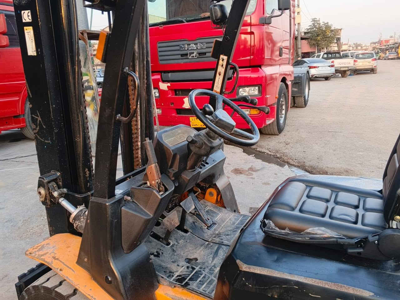 للبيع رافعه نوع HC
3طن 3حركة منفيس اوراق بي سعر 65ورقه موديل 2012

***********
