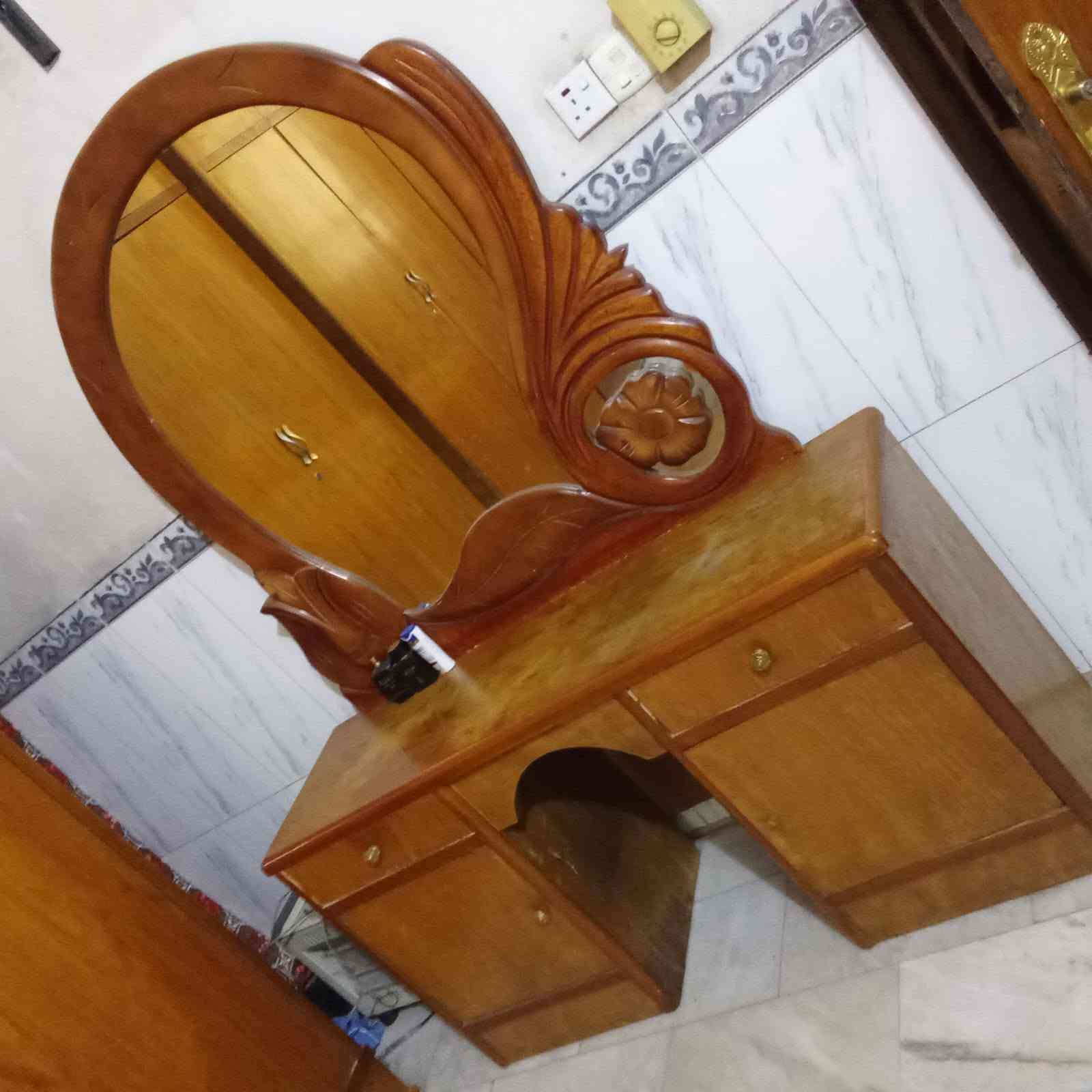 غرفه نوم كامله مستعمل صاج تسكام.


**إذا كنت صاحب هذا الإعلان وتريد حذفه لأي سبب، رجاءا أرسل رسالة إلى الدعم الفني**