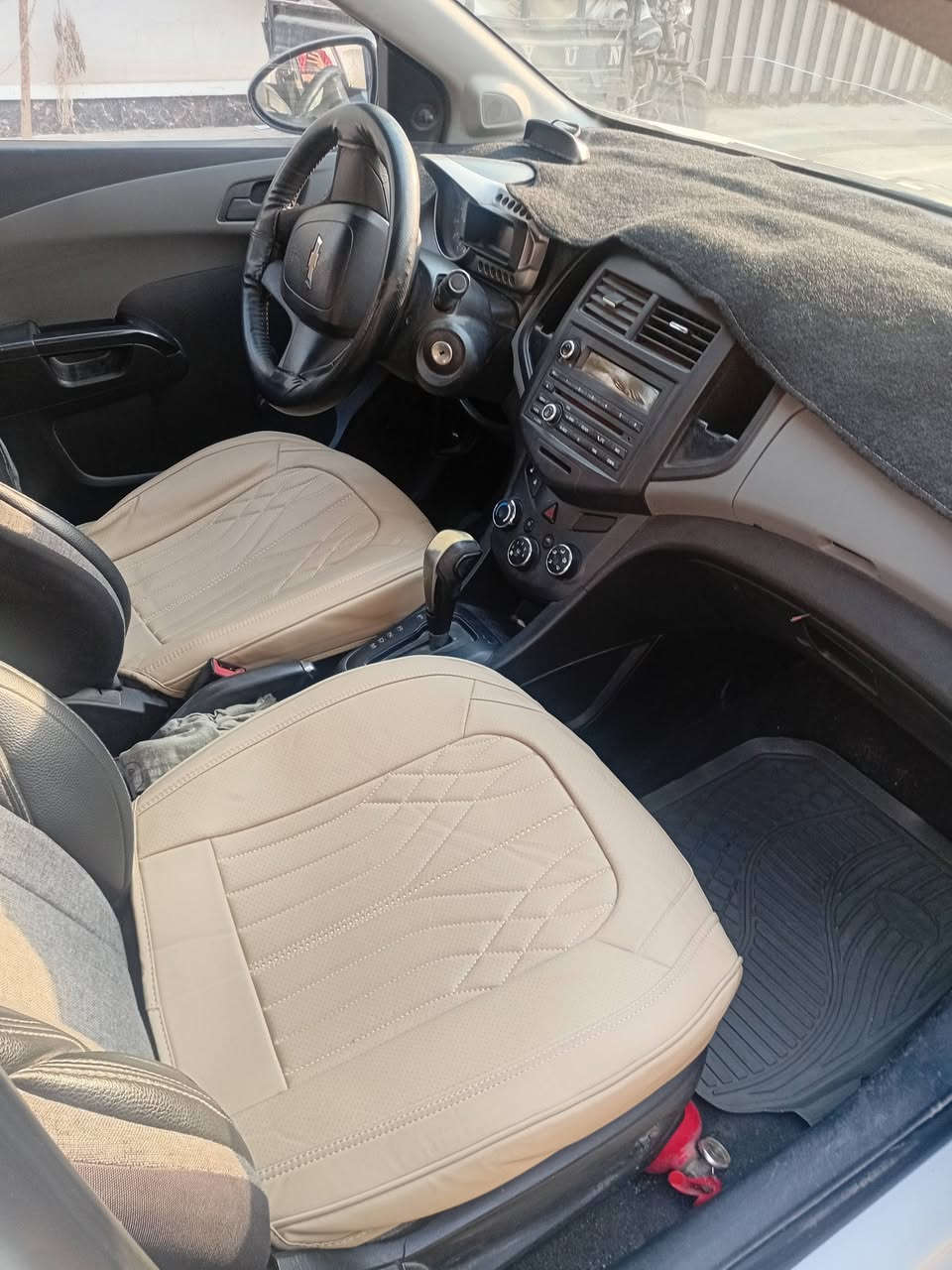 سيارة سونك نظيفة باسمي سنوية رقم بغداد محرك نظيف السعر ٦٥ بغداد الدورة ***********
