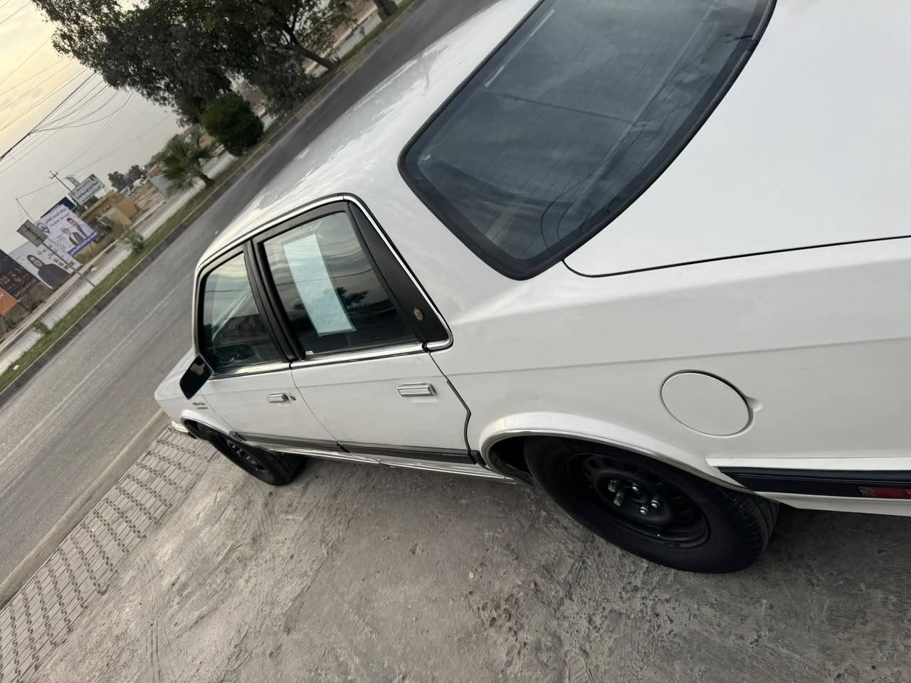 اولدز موبيل 1990 رقم وهزه وسنويه جديد تبريد ثلج سياره كامله مانقصها شي كهربائيات كلها شغاله مكينه كير كفاله عامه السياره ب اسمي   مكان السياره موصل للاستفار ***********
***********
السعر 44 وبي مجال
