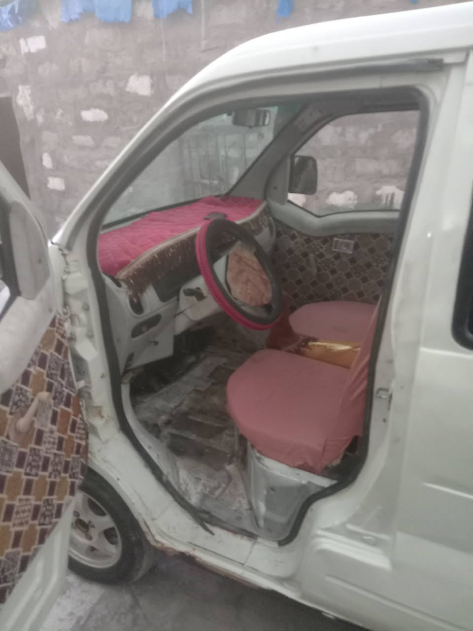 سلام عليكم سياره هانفي للبيع كير محرك بشرط شاصي معمر سياره عايزه نواقص قليله مكان دقواق السعر 15وبيه مجال رقم الاتصال ***********
