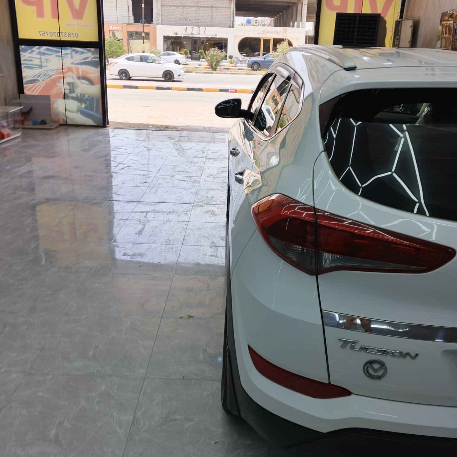 توسان 2017 مكفولة للبيع
 ب185 ورقة وبيه مجال
 رقم نجف ومكاني النجف للاستفسار واتساب ***********

