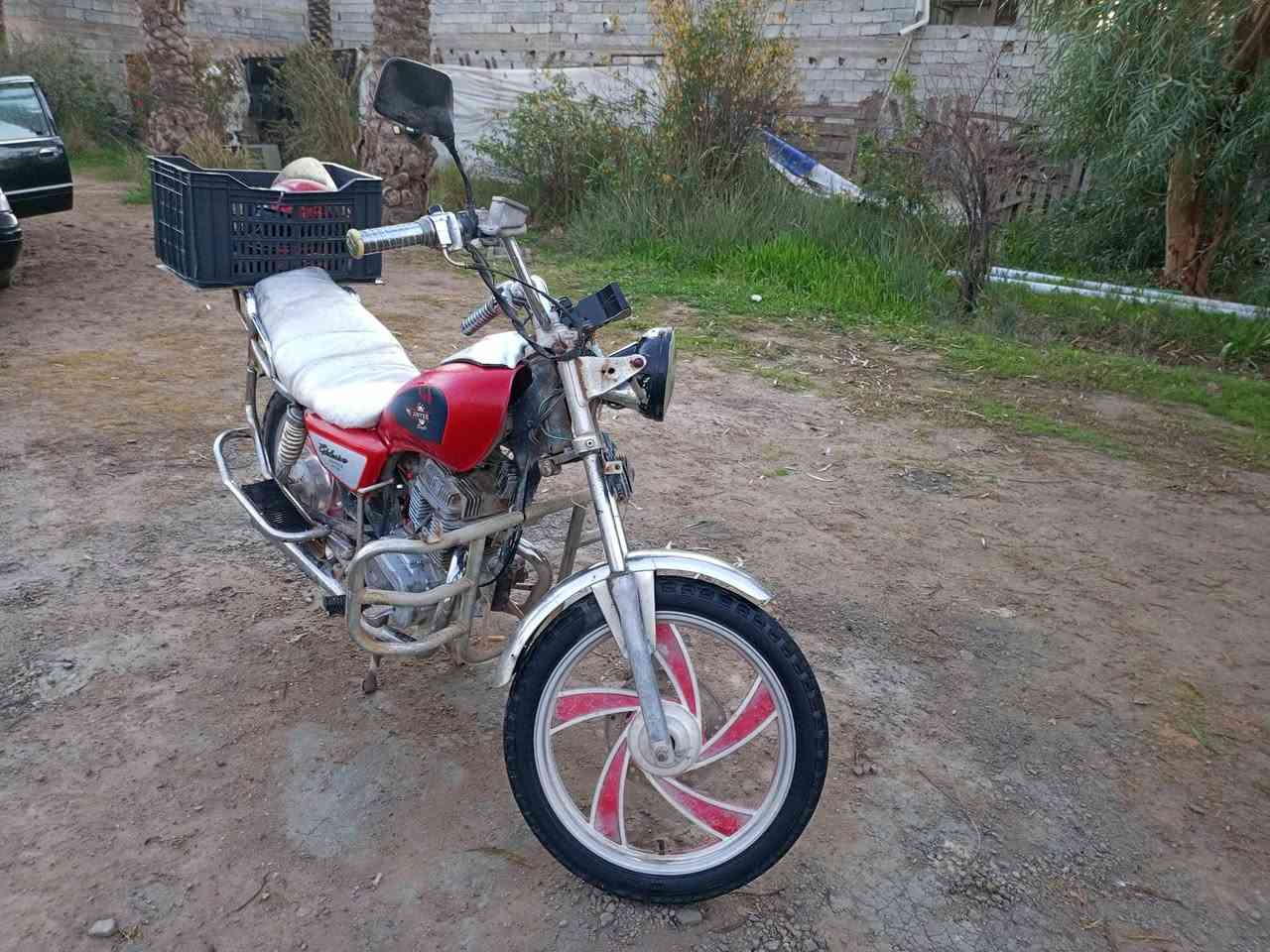 دراجه جني دبل بللك شغاله نكره سلف حلوه مابيهه اي نقص مكينه بيهه دخاانه قليله بدون اوراق عنوان بعقوبه *********** سعر 225
