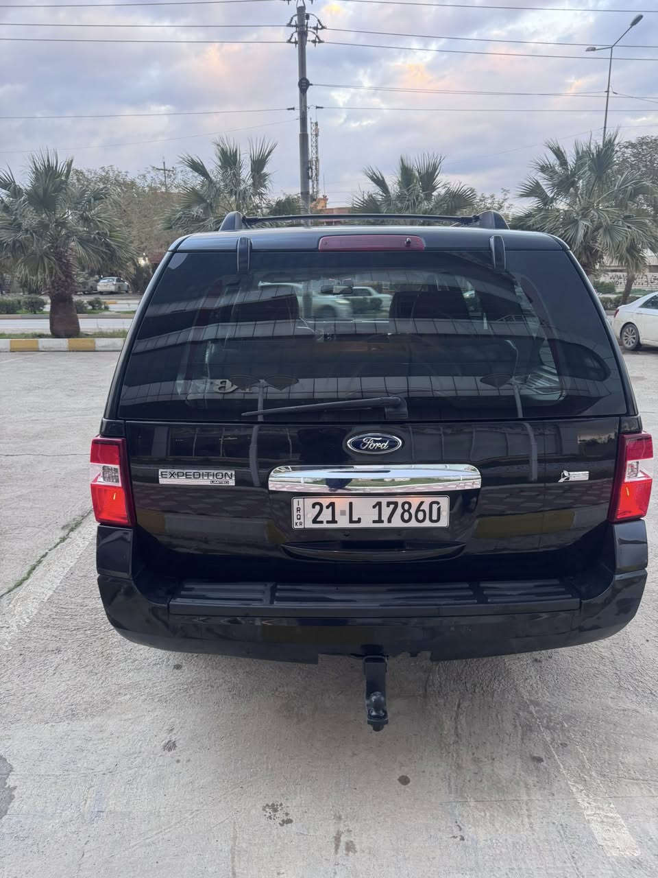 بسم الله الرحمن الرحيم
للبيع فورد اكسبديشن موديل 2012
الموصفات خليجية شركة نيفيا صفرشركة القاصد فول فول ليمتدد 1/1
السيارة مكفول عام/من الضربة والصبغ والشخط والتكحيل حتى الدعاميات 
المحرك والگير بصوره جيده جدا برغي مامفتوح 
رقم السليمانية جديد  السيارة باسمي
تحويل نفس اليوم في قضاء كلار
نظافة السيارة 99/100 خارجي وداخل السيارة 
سقف سلايت
دبل اكسل ( دفع رباعي)
شاشة وكاميرا وحساسات من كل الاتجاهات 
كشن جلد كهربائية الجهتين 
كشنات تدفئه وتبريد 
استيرن فاليوم تحديد السرعة 
راديو ومسجل وسيدي وبلوتوث واواكس 
دوسات كهربائي 
صندوق شفط 
مرايا الجانبية كهربائي  واشاير وشفط 
الجام الخلفية مقعد الثالث كهربائي 
تبريد والتدفئة ثلاثه قطع 
سبعه راكب 
كشن الخلفي كهربائيه 
هوك السحب
السياره ماشيه 121 كم
السعر ومجال 190$
قضاء كلار *********** رقم بيها واتساب

