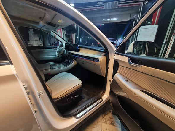 هونداي باليسايد فول كالكرافي داخل ابيض 
موديل 2023فول الفول 
حادث : موضح بالصور
بيهه بنيد مبدل نفس اللون اصلي تفصيخ والجاملغ بارد وتكحيل عله كد الموجود بالصور والباقي كله مكفول  وايرباك ستيرن فقط 
شرط الفحص و السونار  
محرك 6 سلندر 3800 🚀
ماشيه 25 الف 
المواصفات فول الفول 1/1
بصمه (ابواب وتشغيل وصندوق )
تتقدم وتترجع بالبصمة
كامرة بالمراية الداخلية
داتا شو 
 فتحتين
سلايد روف  
 شاشه عرض معلومات عله زجاج الاماميه 
شاشه جبيره كار بلي
كشنات  كهربائيه   
 رادار امامي توقف ذاتي 
رادار تحديد مسار 
رادار خلفي ايضا توقف عند الخطر 
نقاط عمياء 
 قيادةذاتيه 
 حساس امامي
حساس خلفي 
 سبعه راكب 
ثلاث قطع تبريد منفصل
تحكمات فول 
لايت ثلاث عدسات زنون 
انضمه قيادة اربعة انضمه
 تشغيل عن بعد
 بردات خلفيه 
كل الكشنات السياره تدفئه وتبريد
صندوك كهرباء ذكي
اوتو هولد
هند بريك بصمه 
منفصل سياحي
منافذ شحن بكل الكراسي
 ويل كب 20 
 ستيرن رجاج اثناء تنبيه
لدات امامي خلفي 
اناره داخليه بيضاء  
شحن واير لس 
 شفتات ستيرن
سماعات هارمن 
انارة ترحيب عند الاقتراب 
سعر 355 وبيهه مجال بسيط بعد بيها هواية مواصفات

العنوان / بغداد الحسينية شارع ابو سمير
للاتصال ***********
