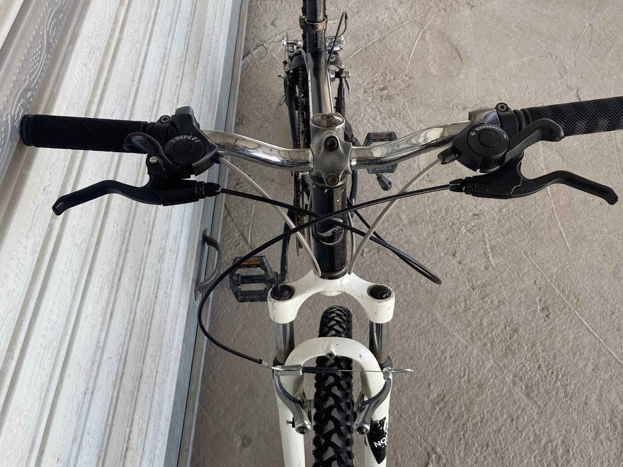 باسكل معروفه ماركه GIANTحجم 26  كلشي شغل نطي سعر باسكل بس لا تكسر بي   دبل شغل
كشن طبي ابو لايت بريكات خلفي امامي كير هم خلفي امامي  كله تايرات جديده نضيف شغل مكان بغداد حي جهاد او رضوانيه


**إذا كنت صاحب هذا الإعلان وتريد حذفه لأي سبب، رجاءا أرسل رسالة إلى الدعم الفني**